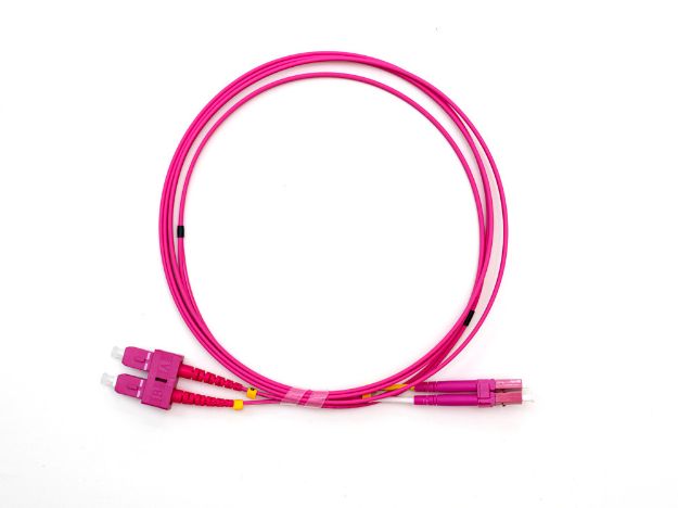 SC-LC OM4 MM Duplex PatchCord resmi